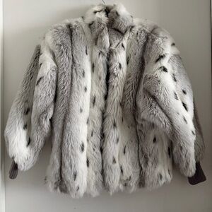 Vintage Donny Brook Luxurious Faux Fur Coat in Gray and White size M